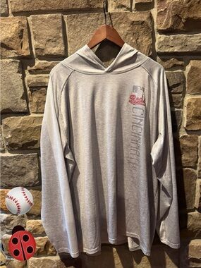 Majestic Cincinnati Reds Men’s Light Gray Hooded Performance Pull Over -XXL